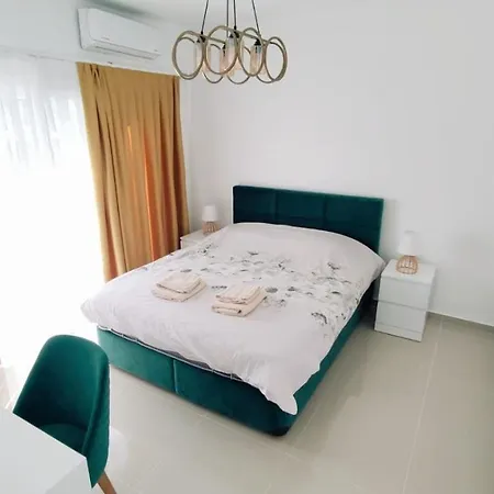 Rufus Brand New Caesar & 1 Bedroom With Big Terrace *