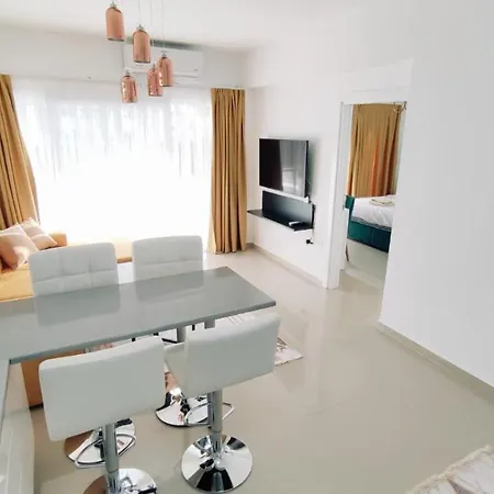 아파트 Rufus Brand New Caesar & 1 Bedroom With Big Terrace *